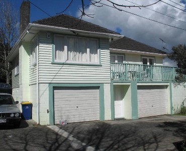 28 Richards Avenue Milford | Need Workshop Space? Need potential for more? This one has got the lot