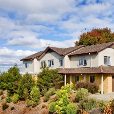 391 Paremoremo Road   |  The Country Executive  |  SOLD