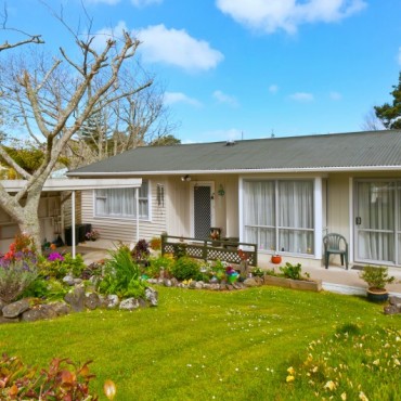 25 Morton Avenue Forrest Hill | Pretty As A Picture | SOLD