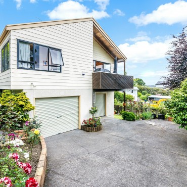 25 Linwood Avenue, Forrest Hill | Hot! Hot! Hot!