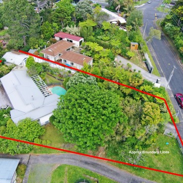 13 Morton Avenue Forrest Hill |1960s Bungalow Ready for Upgrade or Removal