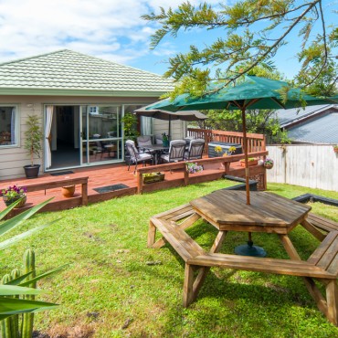 2/33 Roberts Road Glenfield |First, Last Or In-Between