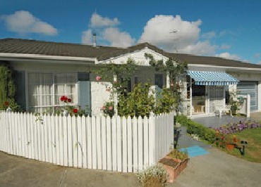 2\5 Napoleon Avenue Milford | Immaculate and So Easy