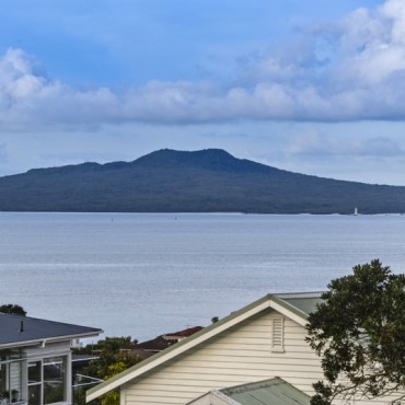 North Shore Property Report