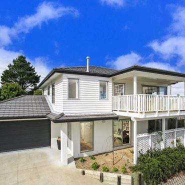 23 Viridian Lane Greenhithe | Home and Income | SOLD